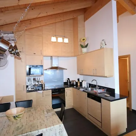 Penthouse Evelyne *